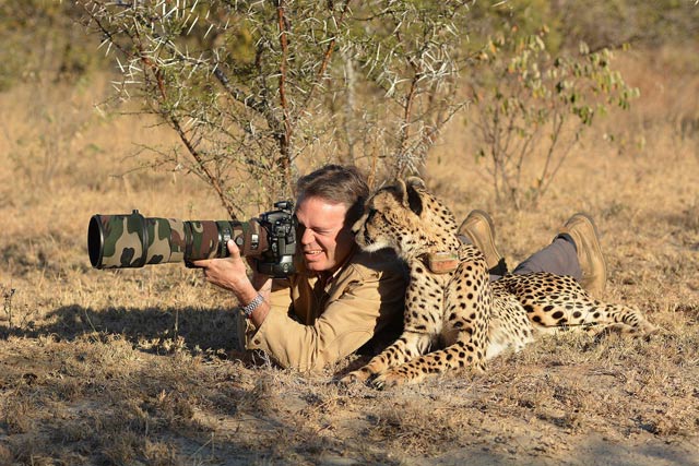 Tiêu cự máy ảnh chụp động vật hoang dã nên chọn loại ống kính Zoom tele