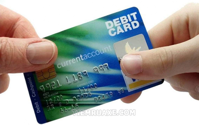 Thẻ debit card có thể dùng làm được những gì, giao dịch nào?