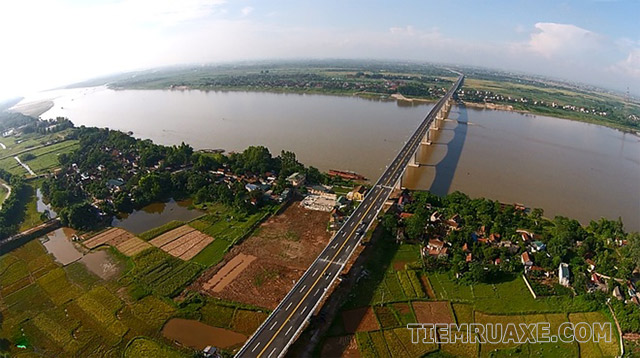 Cầu Vĩnh Thịnh là cầu qua sông dài nhất ở Việt Nam cho đến hiện nay