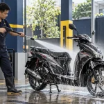 Rửa xe máy bằng máy xịt áp lực cao có tốt không - Tiệm Rửa Xe