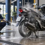 Rửa xe máy khi động cơ còn nóng có sao không - Tiệm Rửa Xe